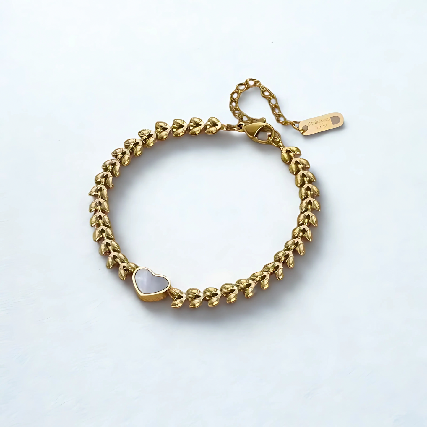 Pulsera de Corazón Retro en Acero de Titanio y Oro de 18K