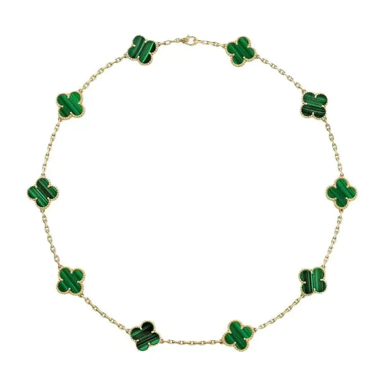 Collar de Ágata Negra Dorada con Colgante de Trébol