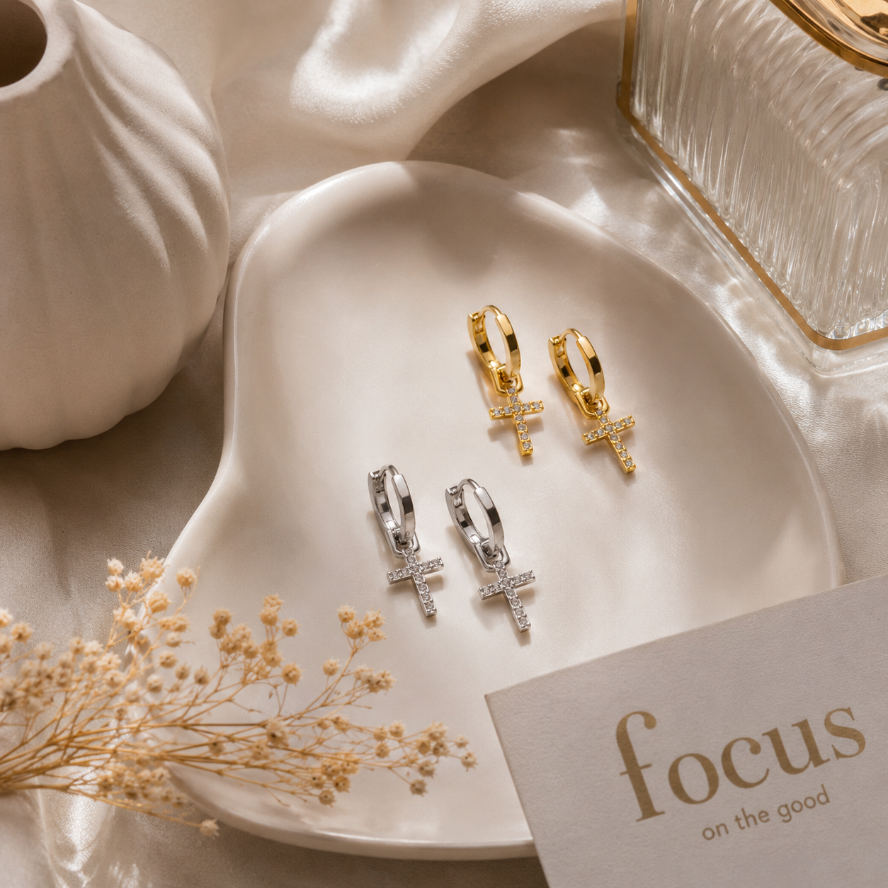 Aretes Cruz Colgante con Zirconias en Acero Inoxidable | Dangle Cross Hoop Earrings for Women