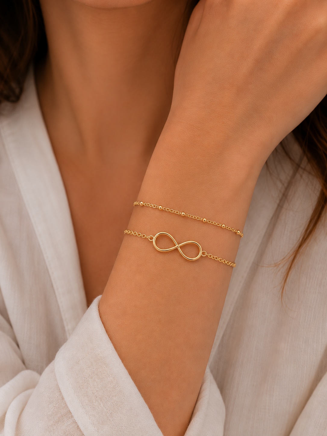 Dainty Infinity Bracelet for Women | Pulsera Dorada Minimalista | Elegant Jewelry Gift for Her