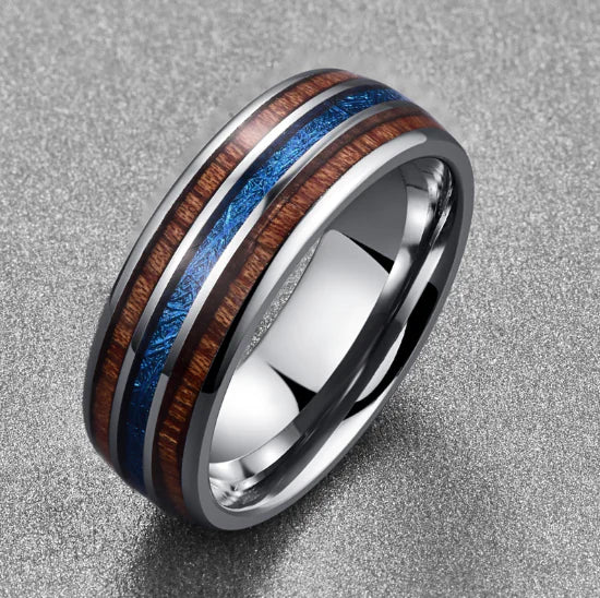 Anillo de carburo de tungsteno con incrustación de madera