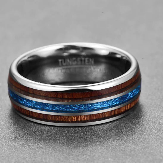 Anillo de carburo de tungsteno con incrustación de madera