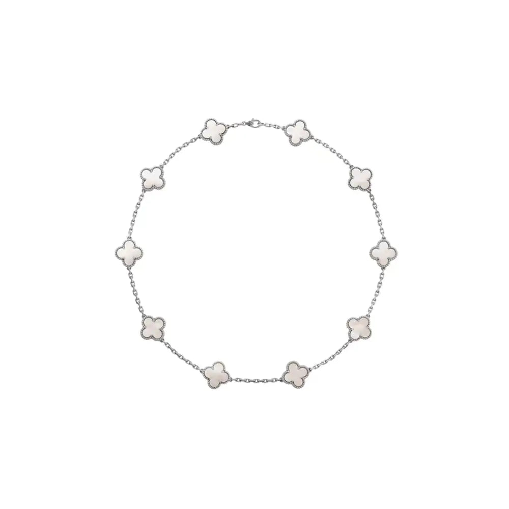 Collar de Ágata Negra Dorada con Colgante de Trébol